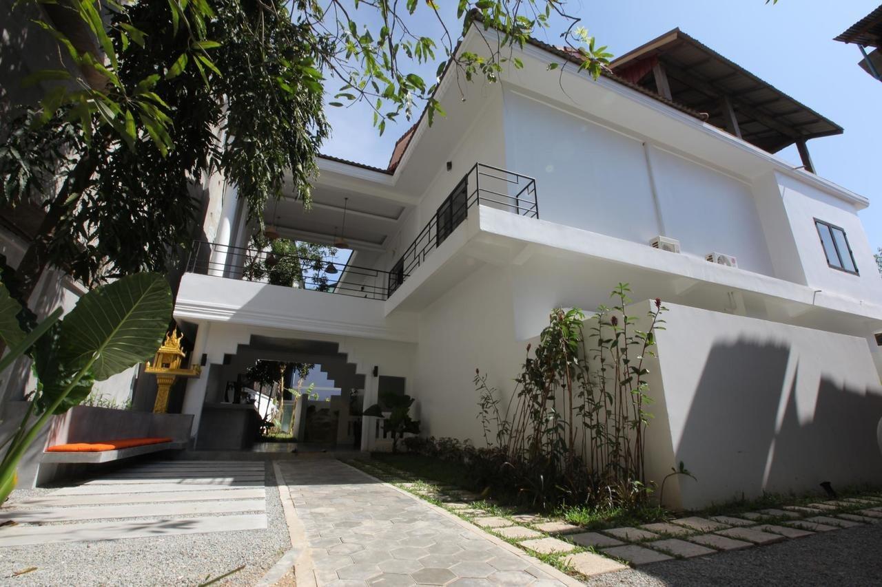 Khách sạn Ashia & Lounge 3*
