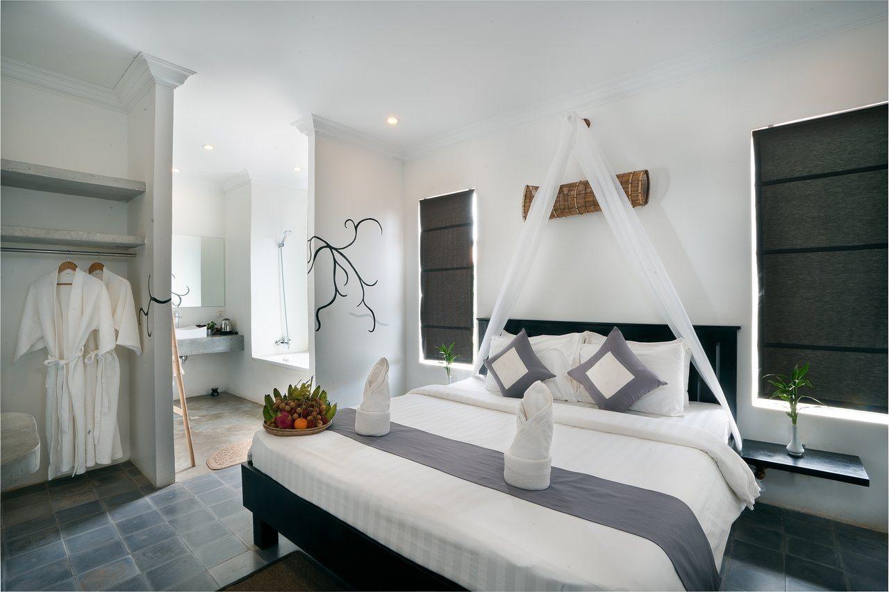Khách sạn Ashia & Lounge