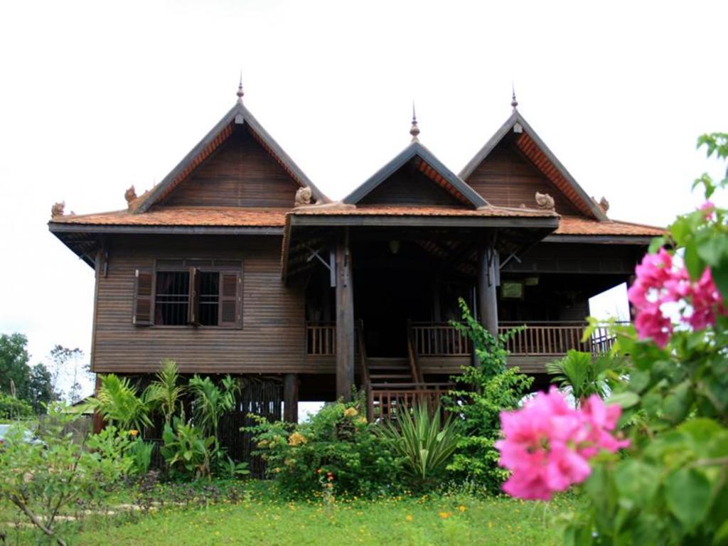 The Bong Thom Homestay *