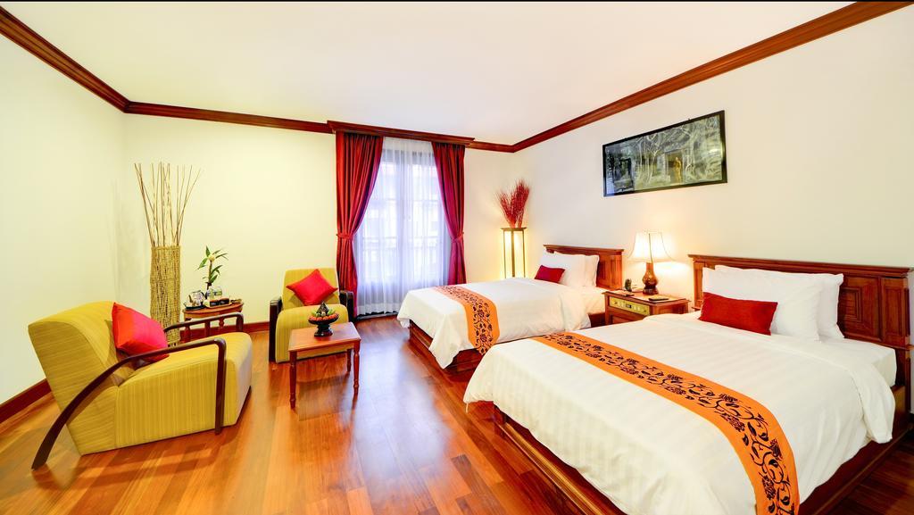 Hotel Royal Crown &