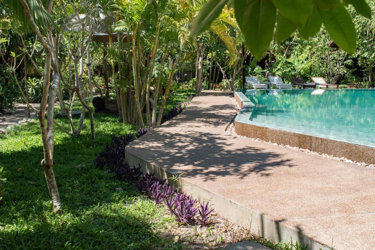 Palm Village & Resort 4*