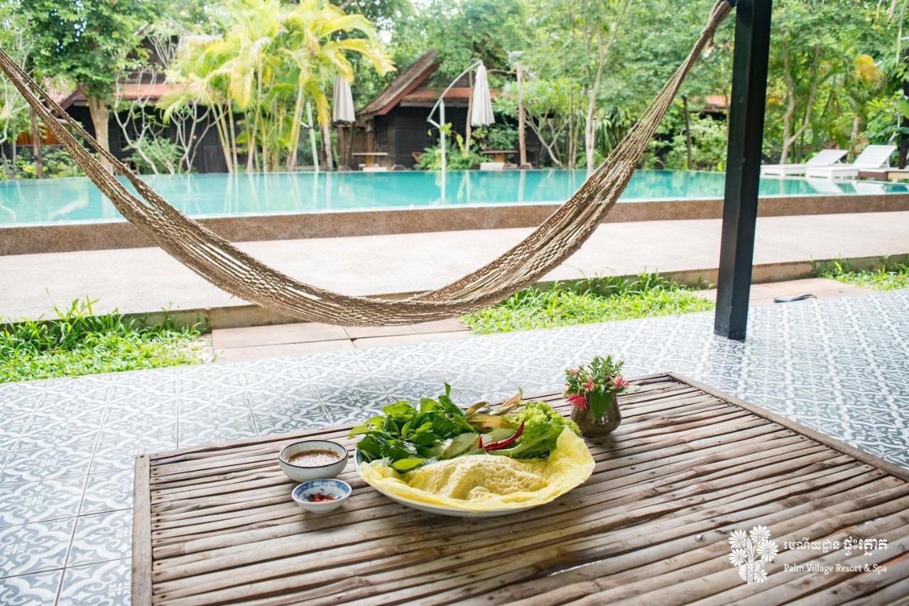 Resort Palm Village & 4*