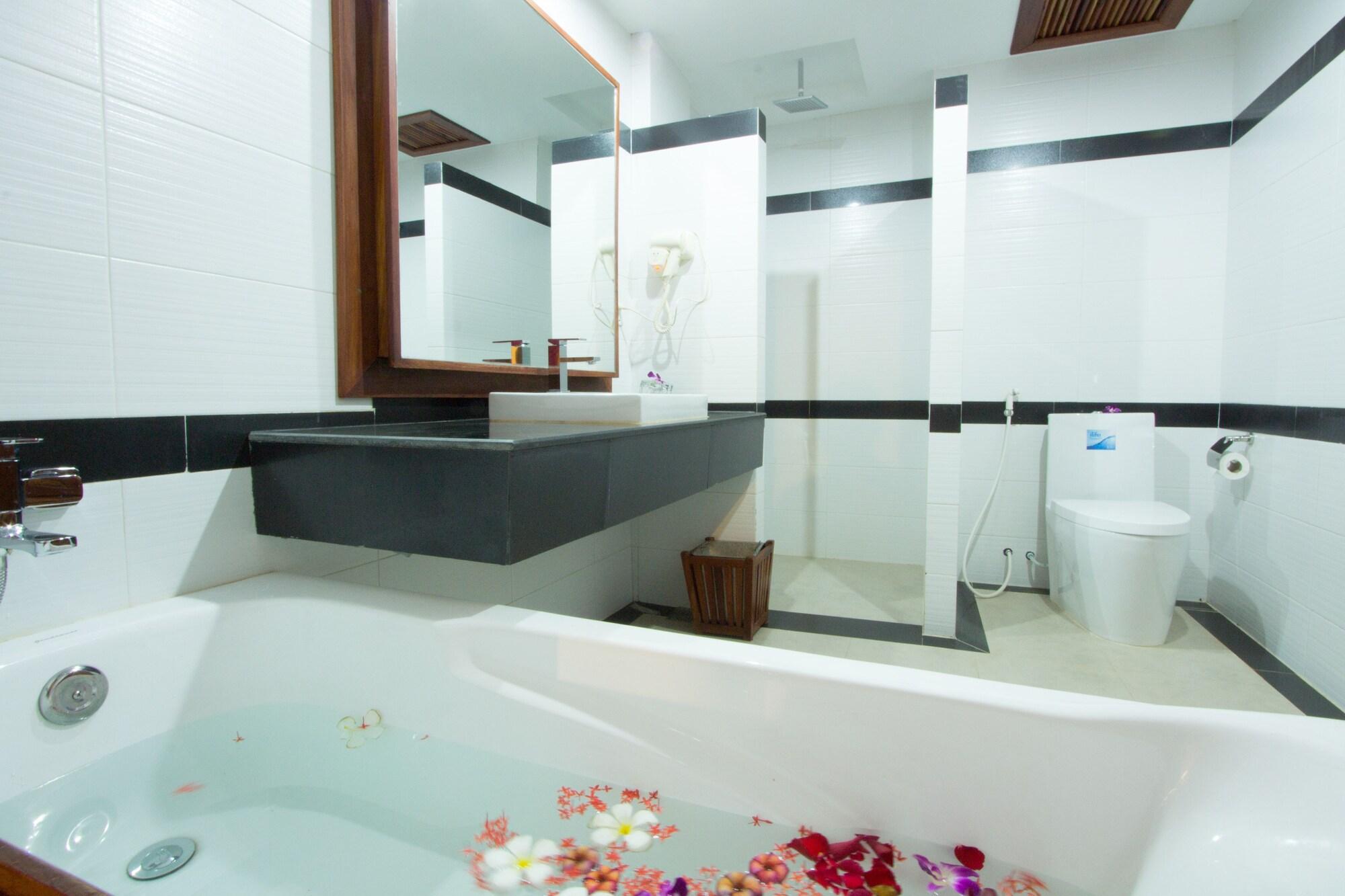Royal Empire Premium 4* Siem Reap