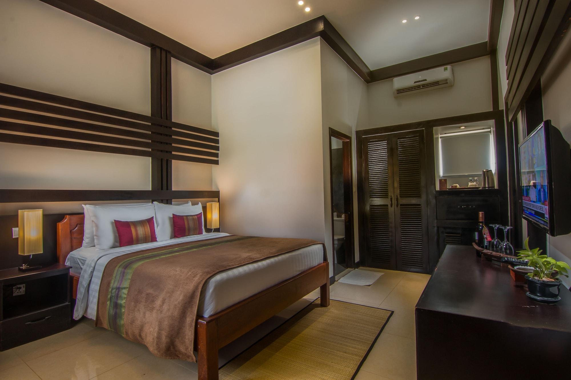 Reveal Courtyard In Reveal Angkor Hotel 4*