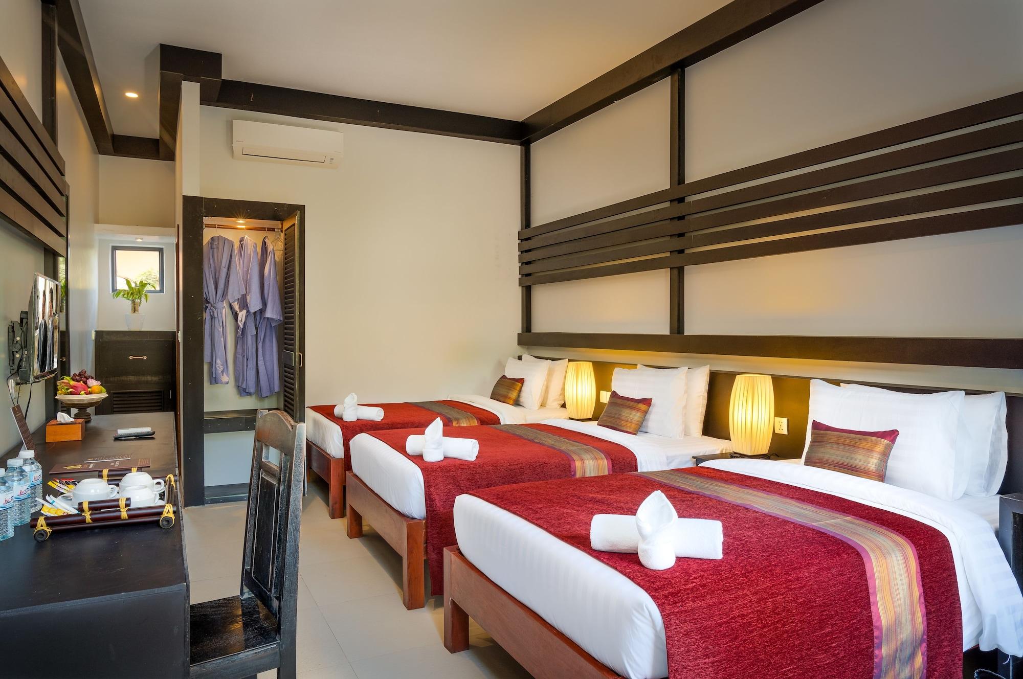 Reveal Courtyard In Reveal Angkor