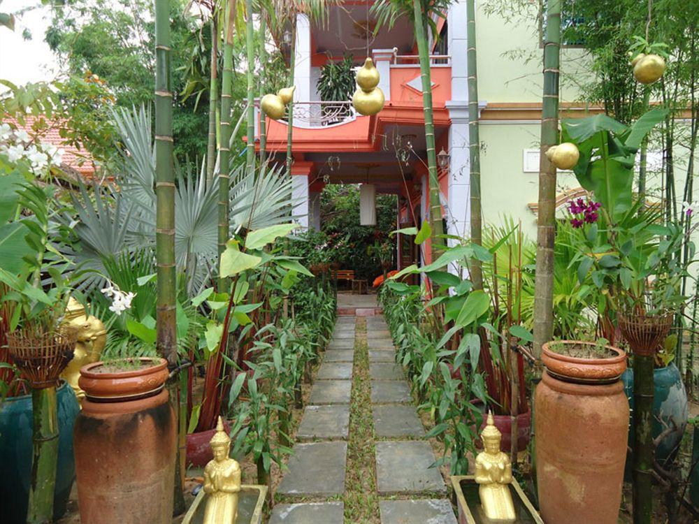 Hotel Jasmine Garden 2*
