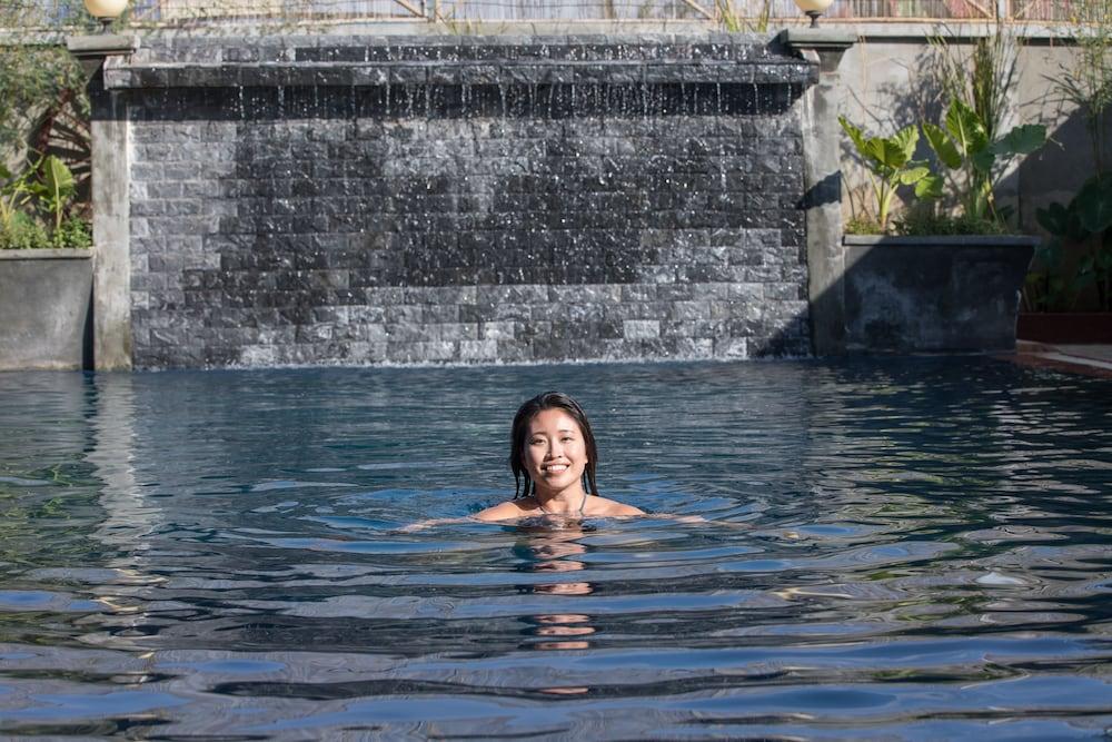 Wheel Garden Hotel 3*