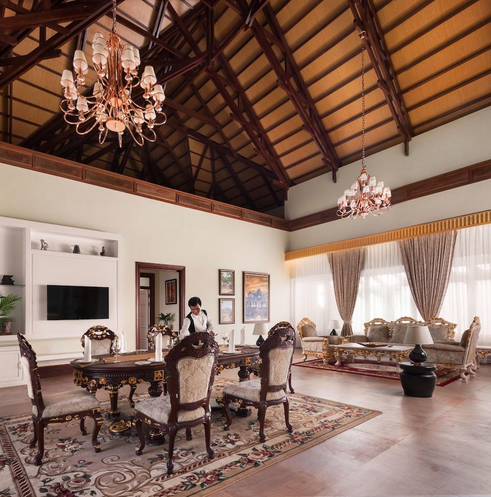 Khu nghỉ mát Sokha & Convention Center 5*