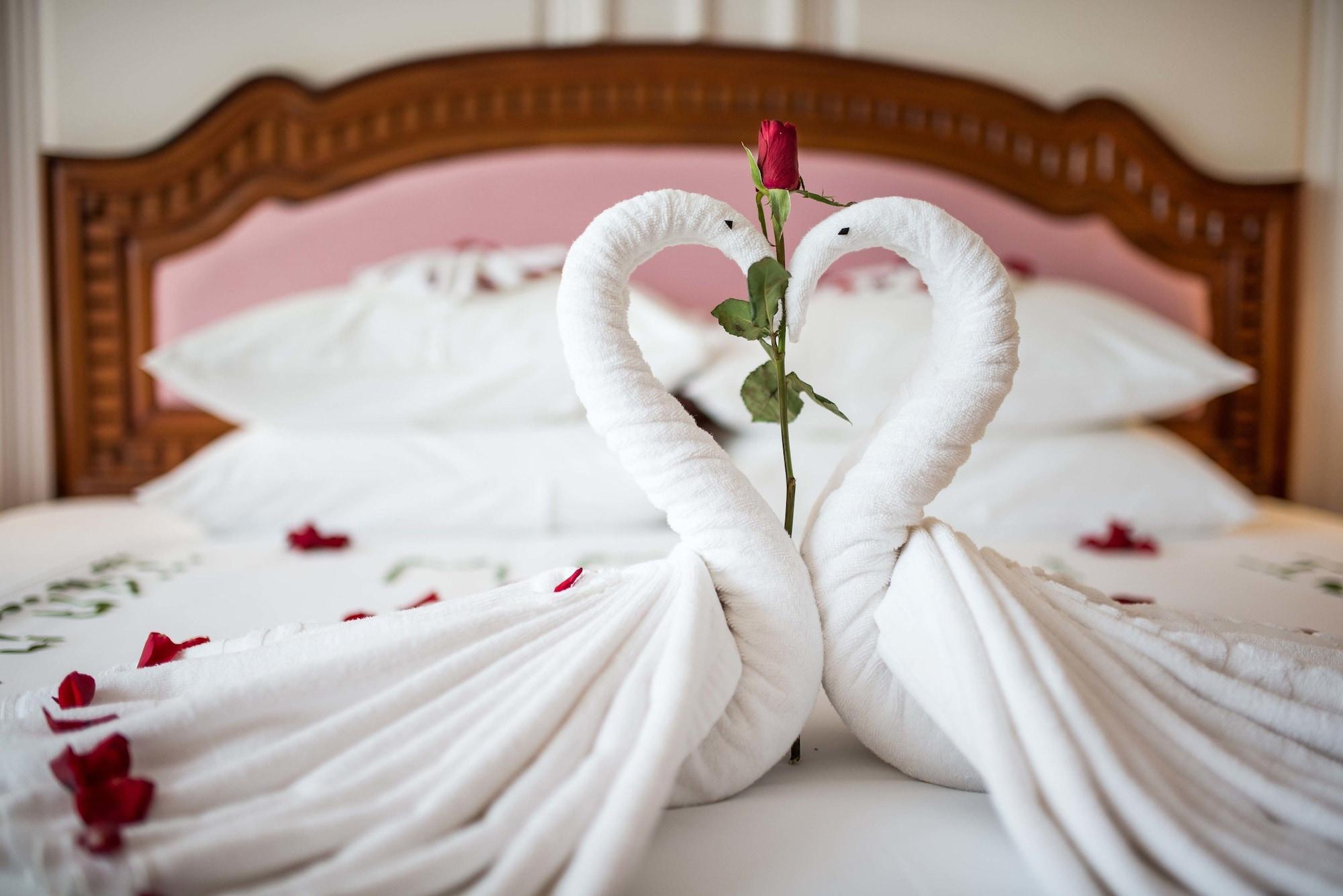 Regency Angkor 5*