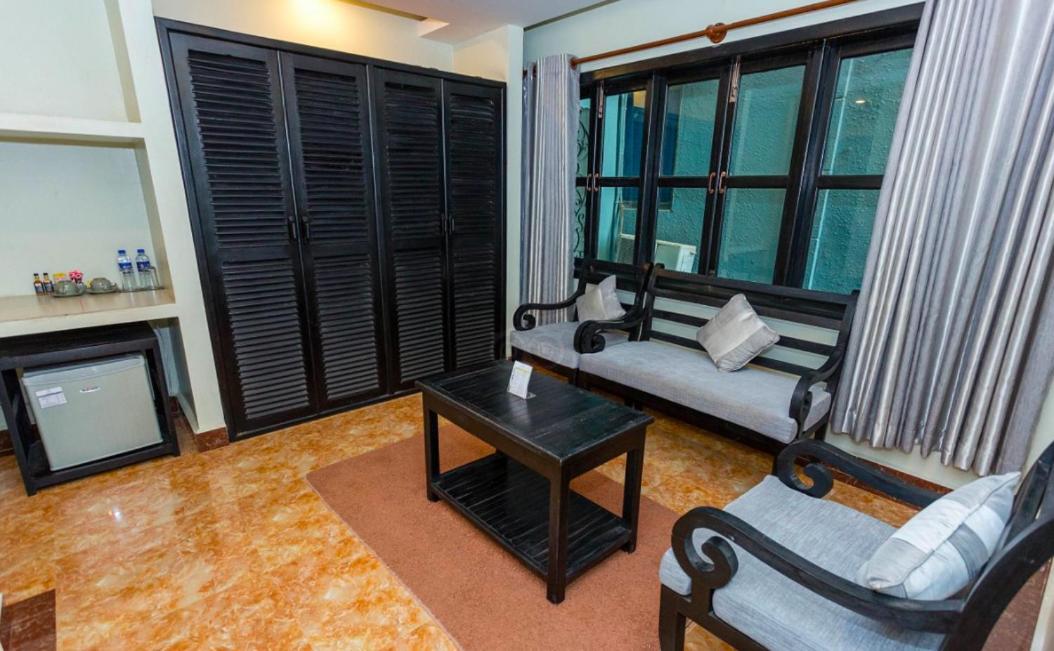 The Twin Bayon Boutique