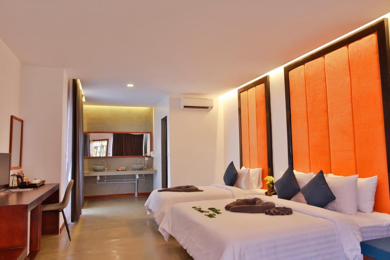 Corner Hotel 4*