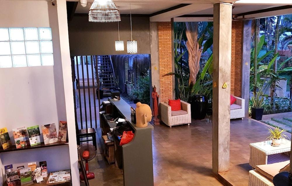 Apsara Greenland Boutique