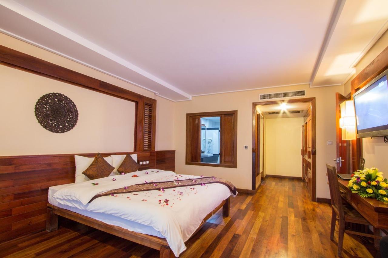 Royal Empire Premium Hotel 4*