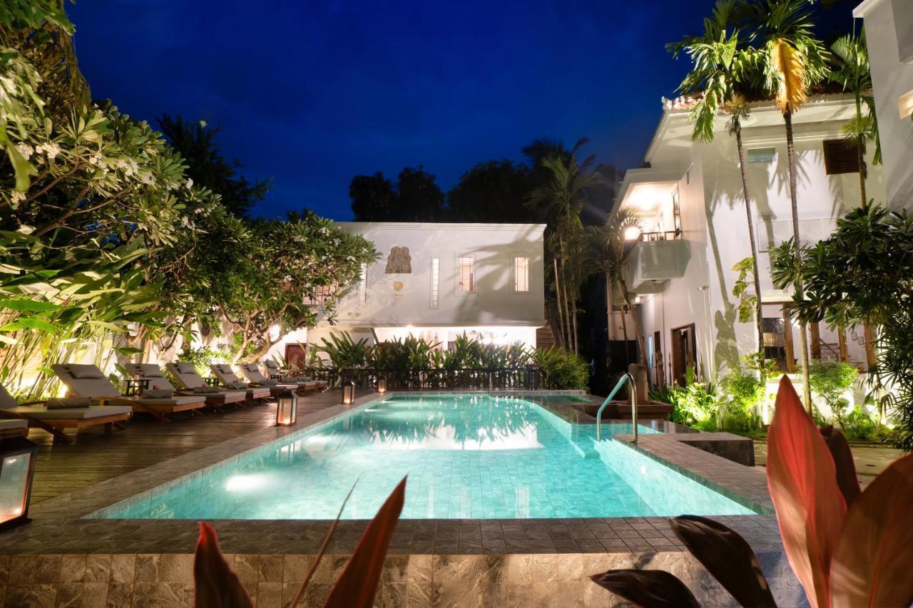 Mane History Lovers Hotel