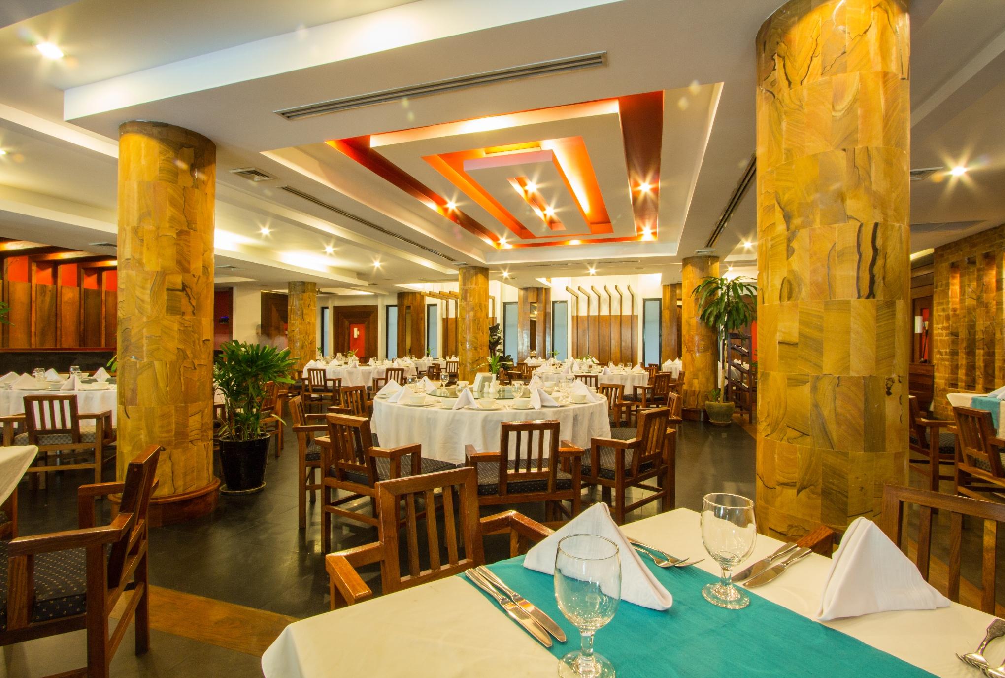 Royal Empire Premium Hotel 4*