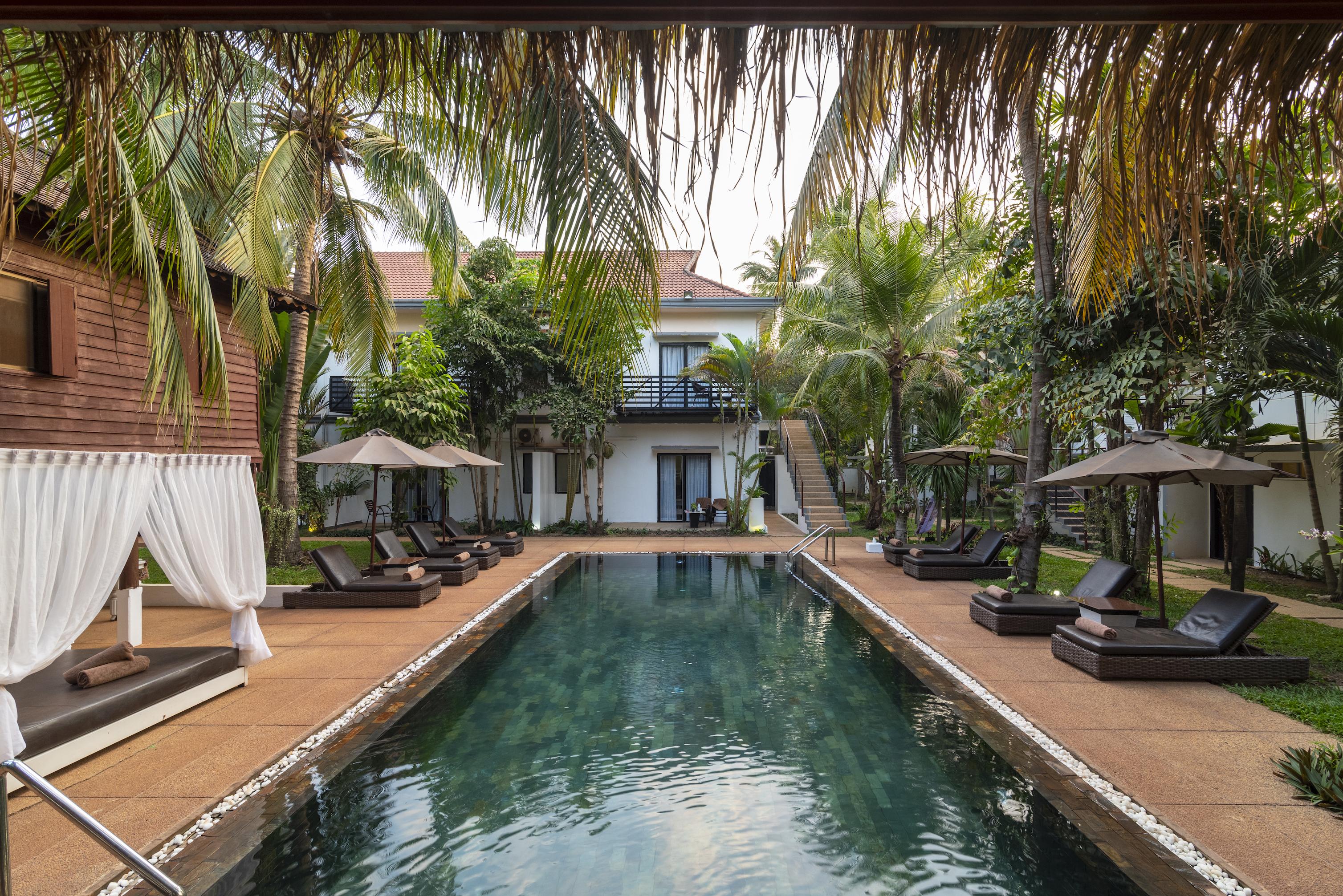 Apsara Suorkear 4*