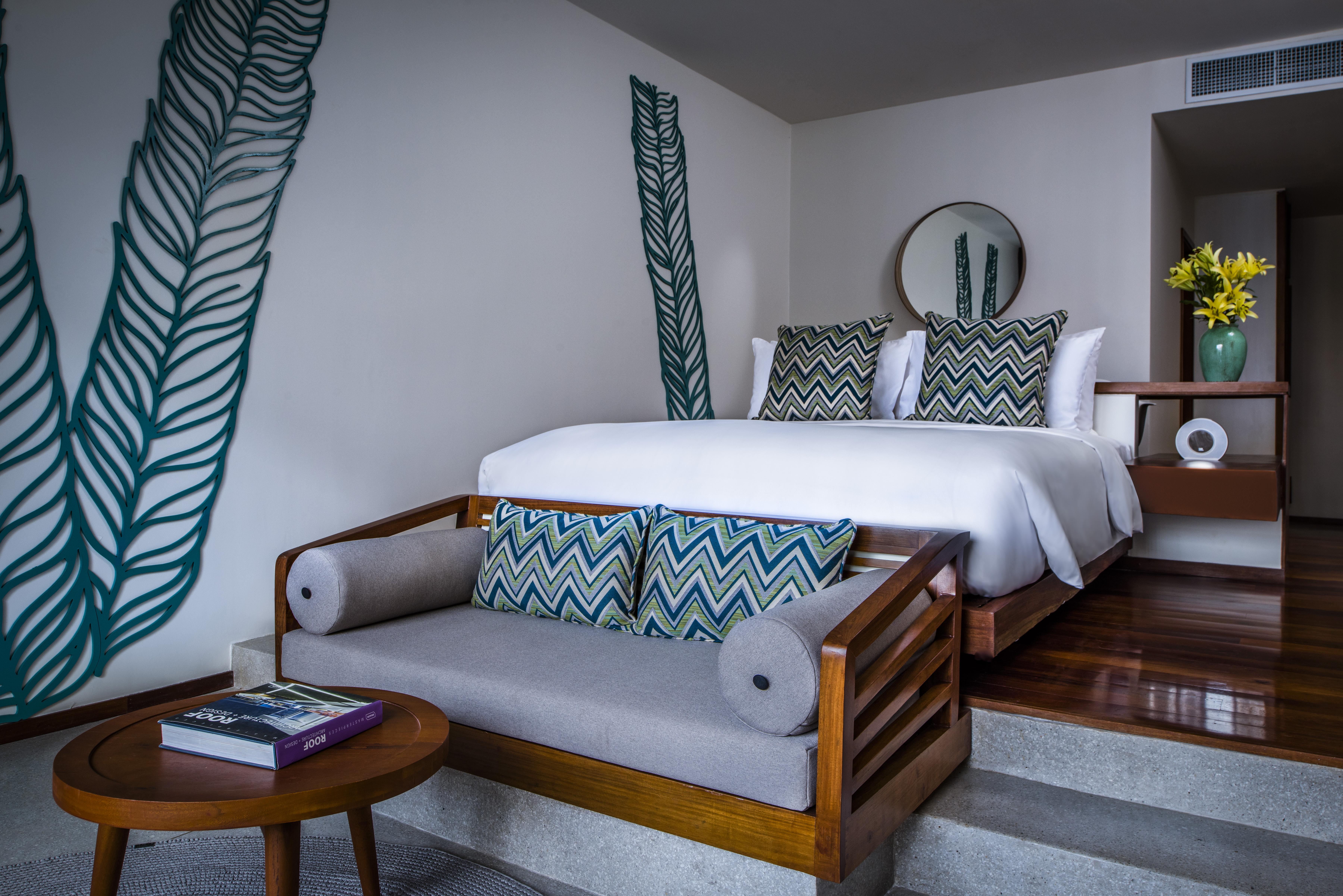 The Aviary 4*