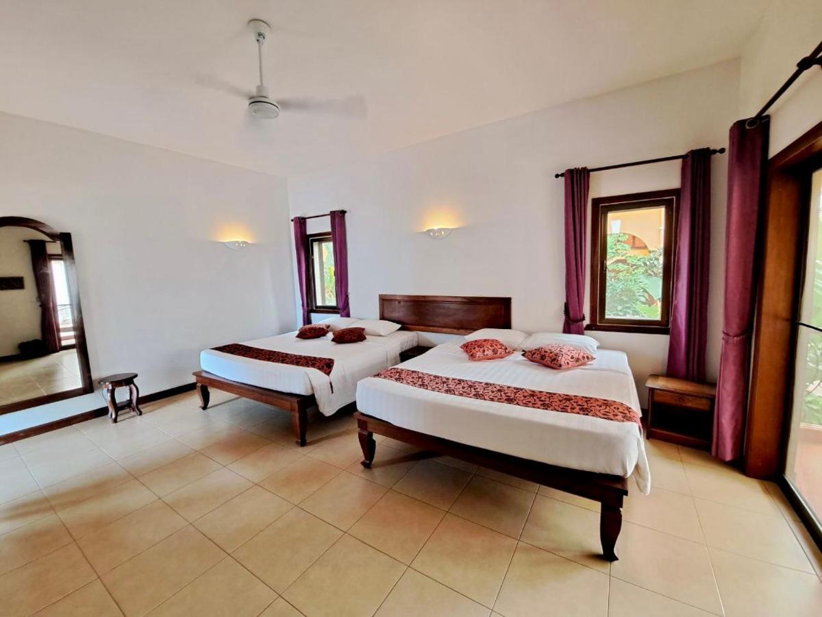 Hotel Den Totonou