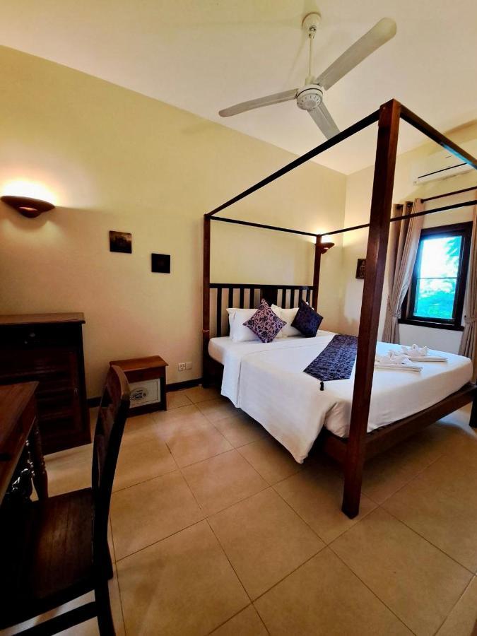 Hotel Den Totonou