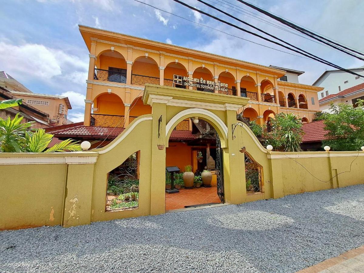 Den Totonou Hotel
