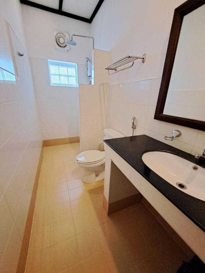 Den Totonou Hotel 3*