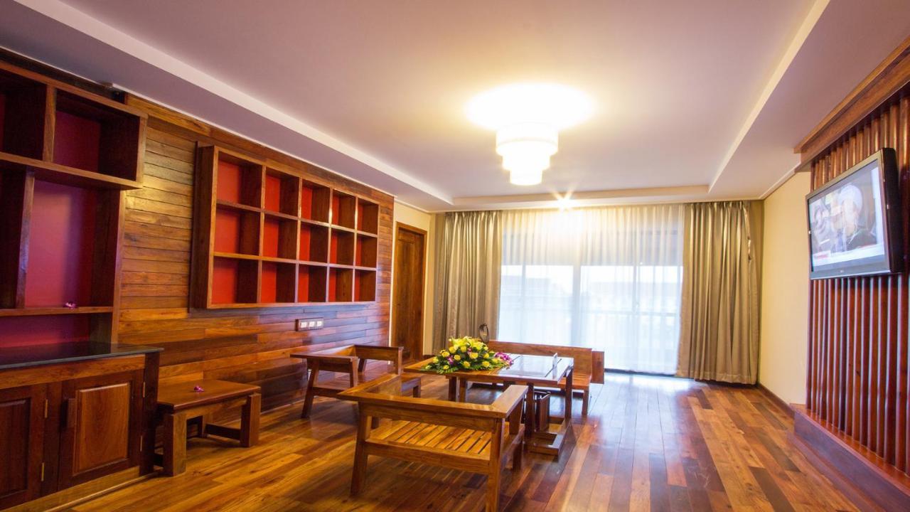 Royal Empire Premium Hotel 4*