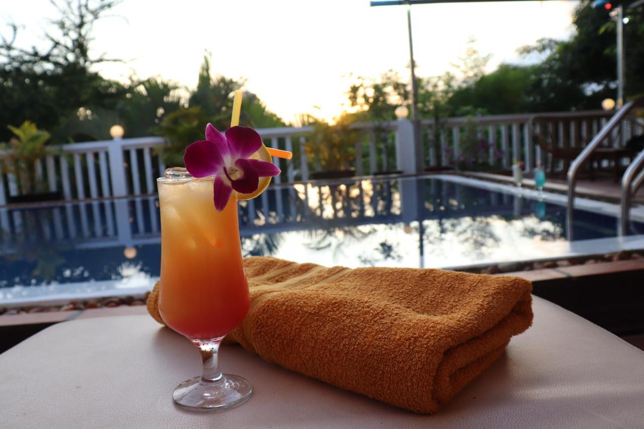 Aura Riverside Boutique Hotel 3*