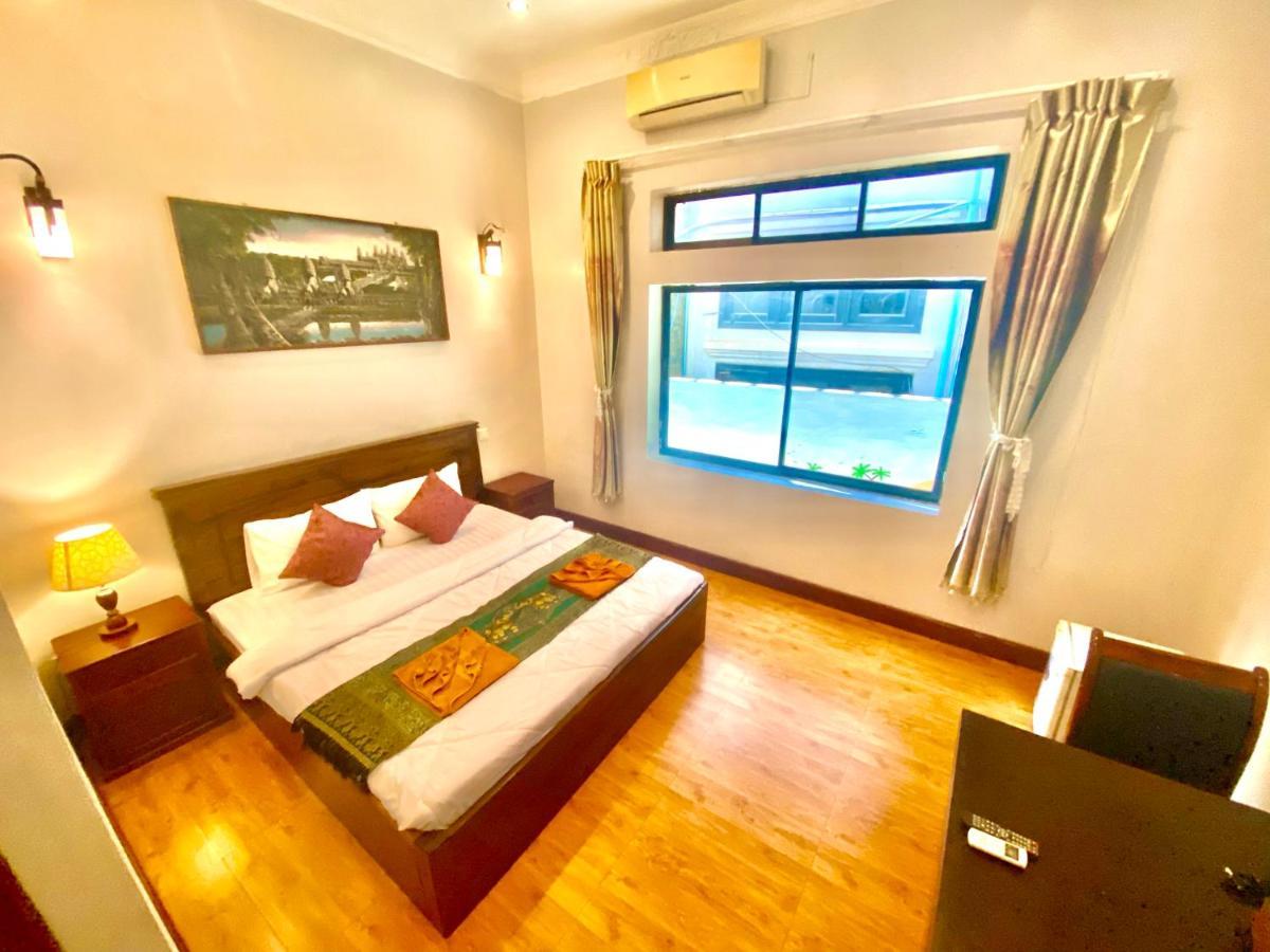 Aura Riverside Boutique Hotel