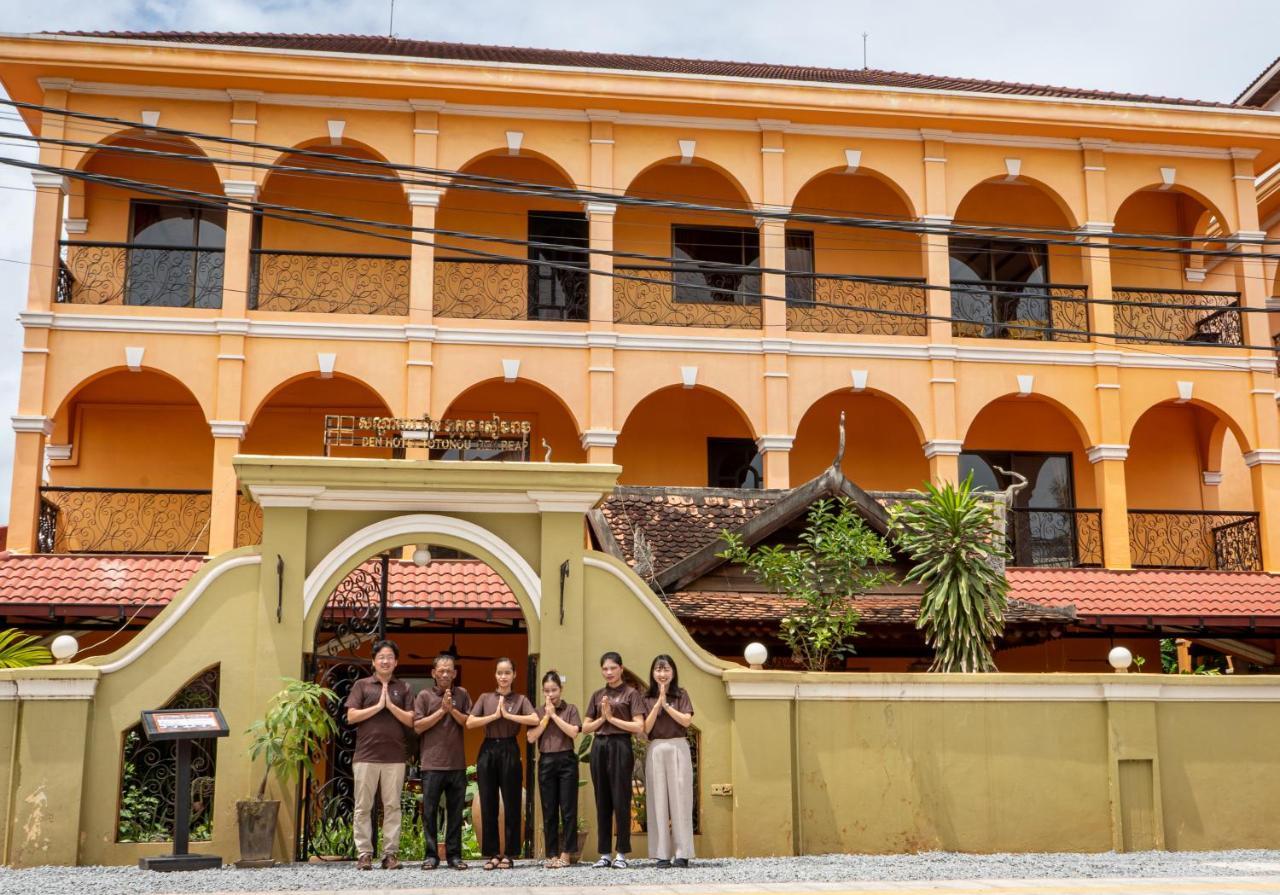 Den Totonou Hotel