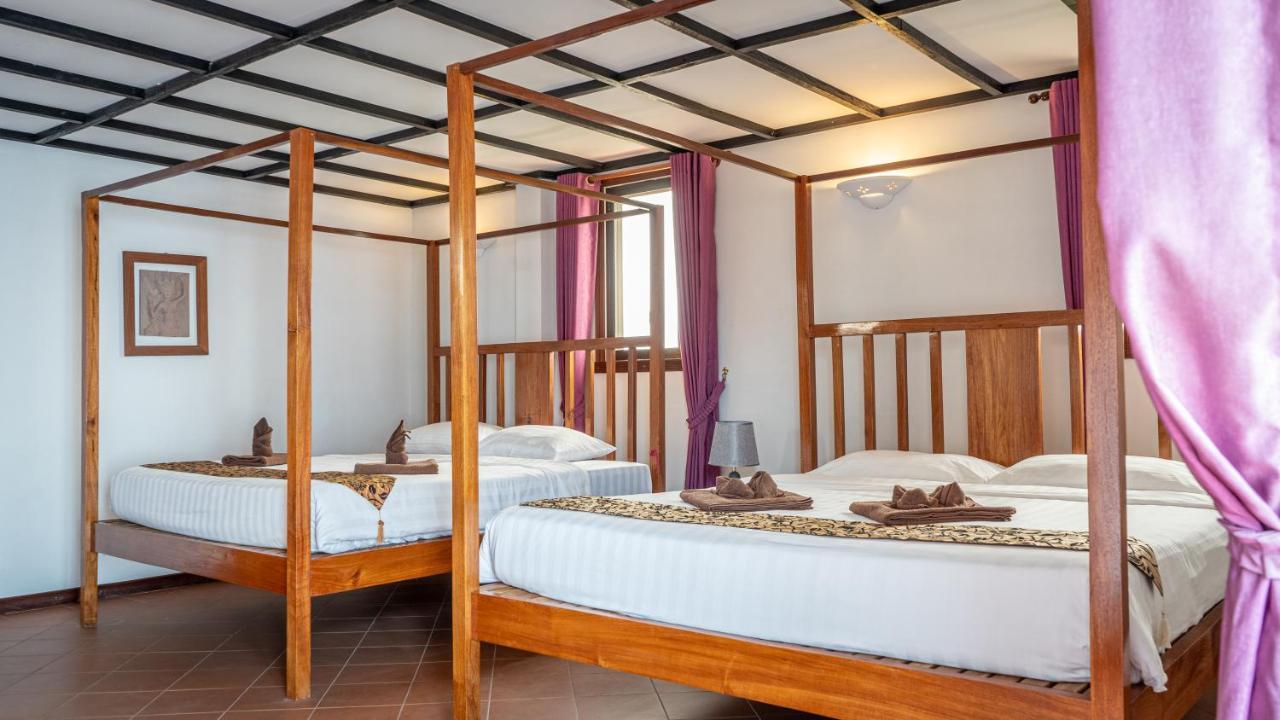 Hotel Den Totonou