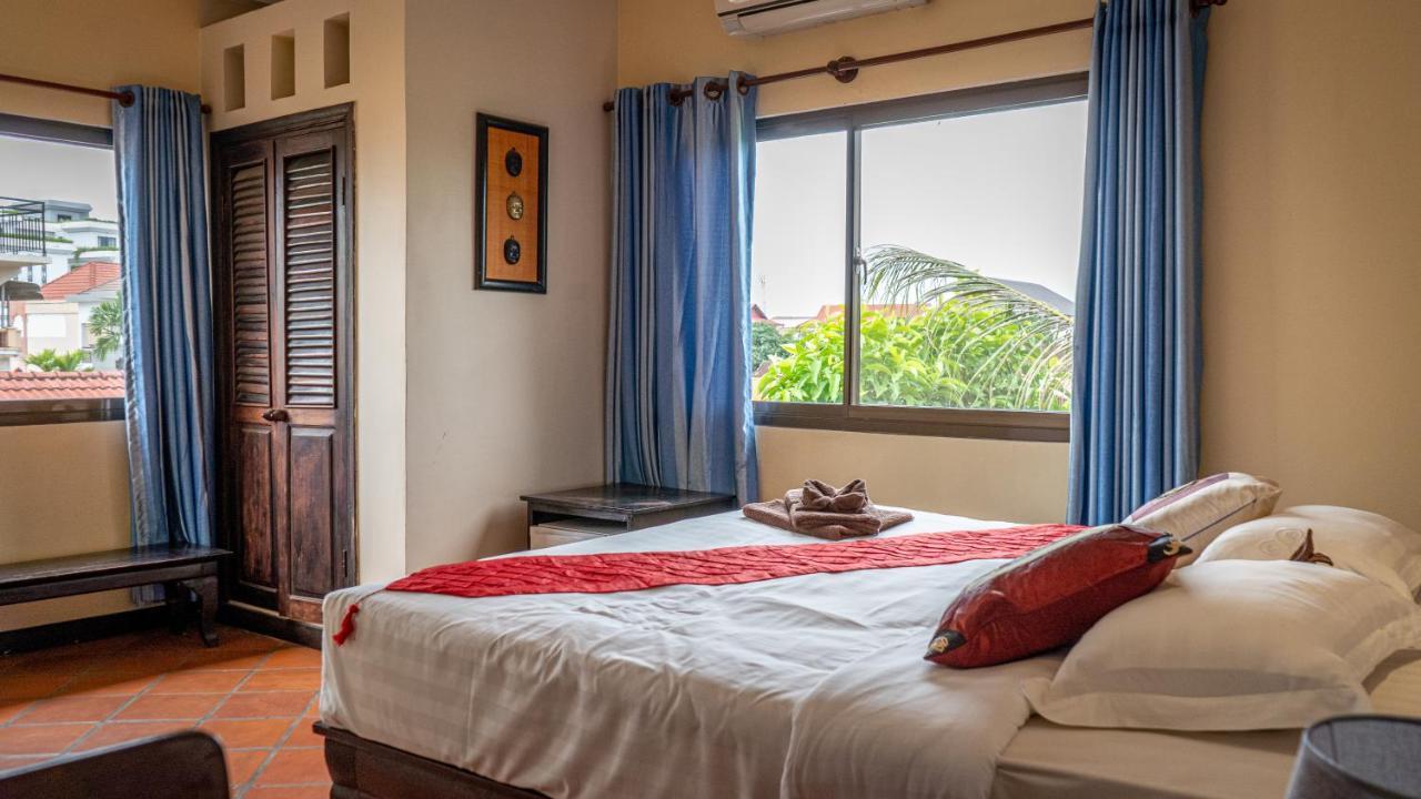 Den Totonou Hotel 3*
