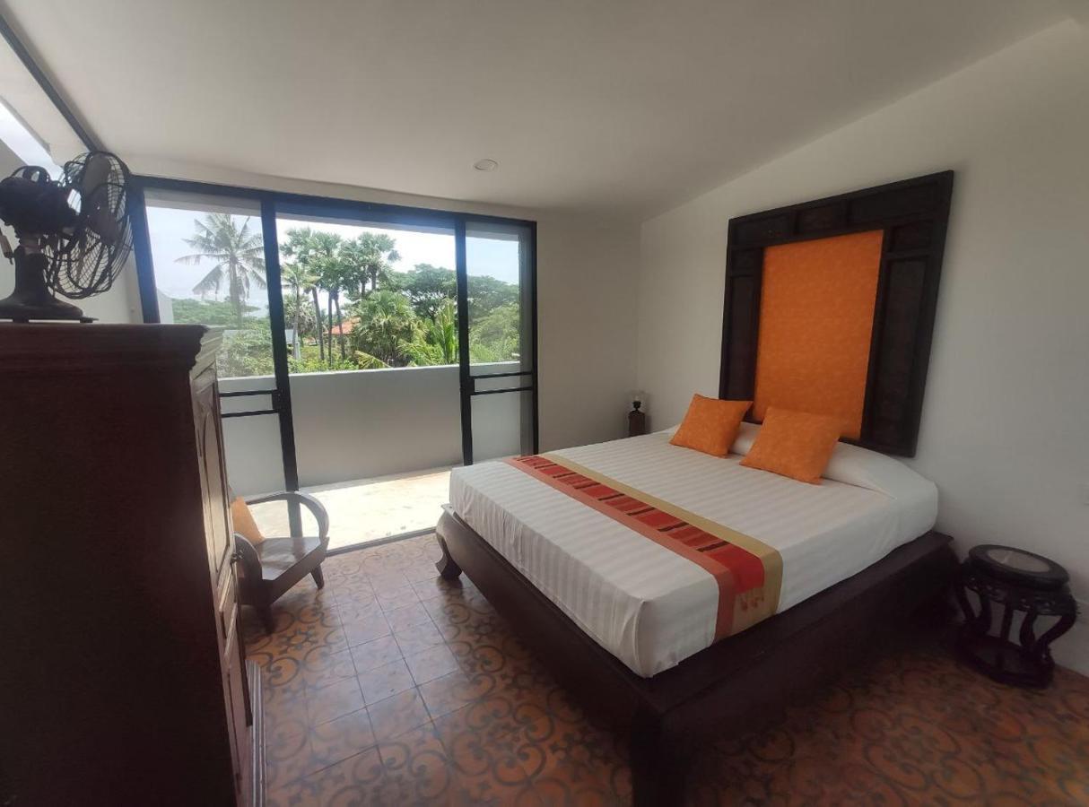 Villa Redbox House