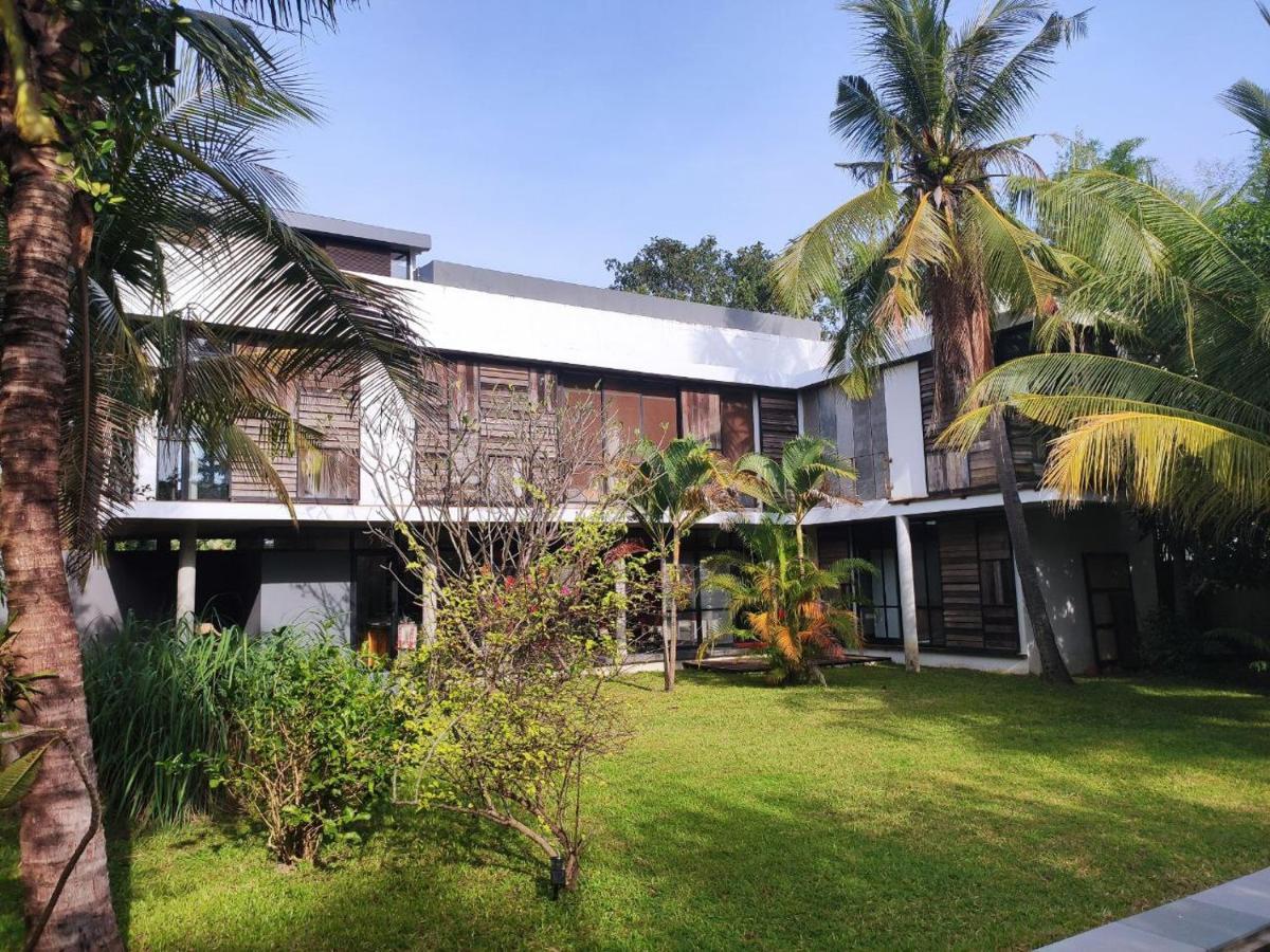 Redbox House Villa *