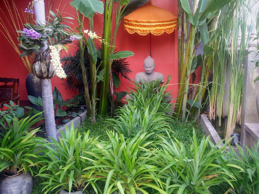 Golden Butterfly Hotel