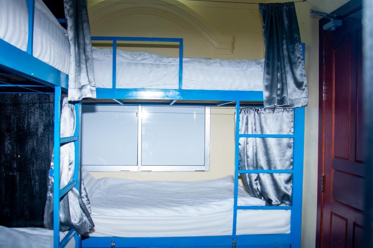 Rubi's Tour&guide Hostel *