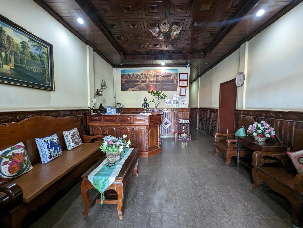 Reach Kunthea * Siem Reap