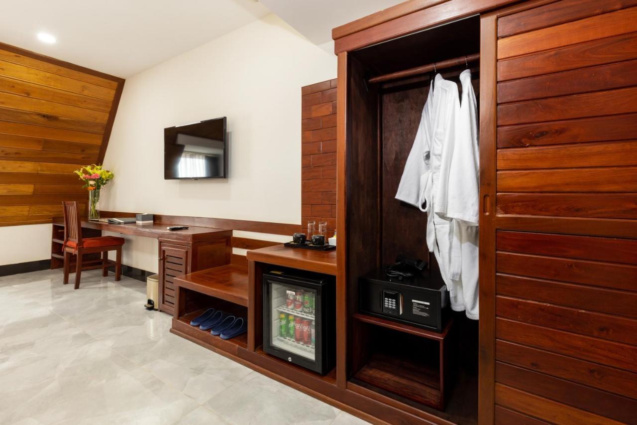 Blanc Smith Siem Reap