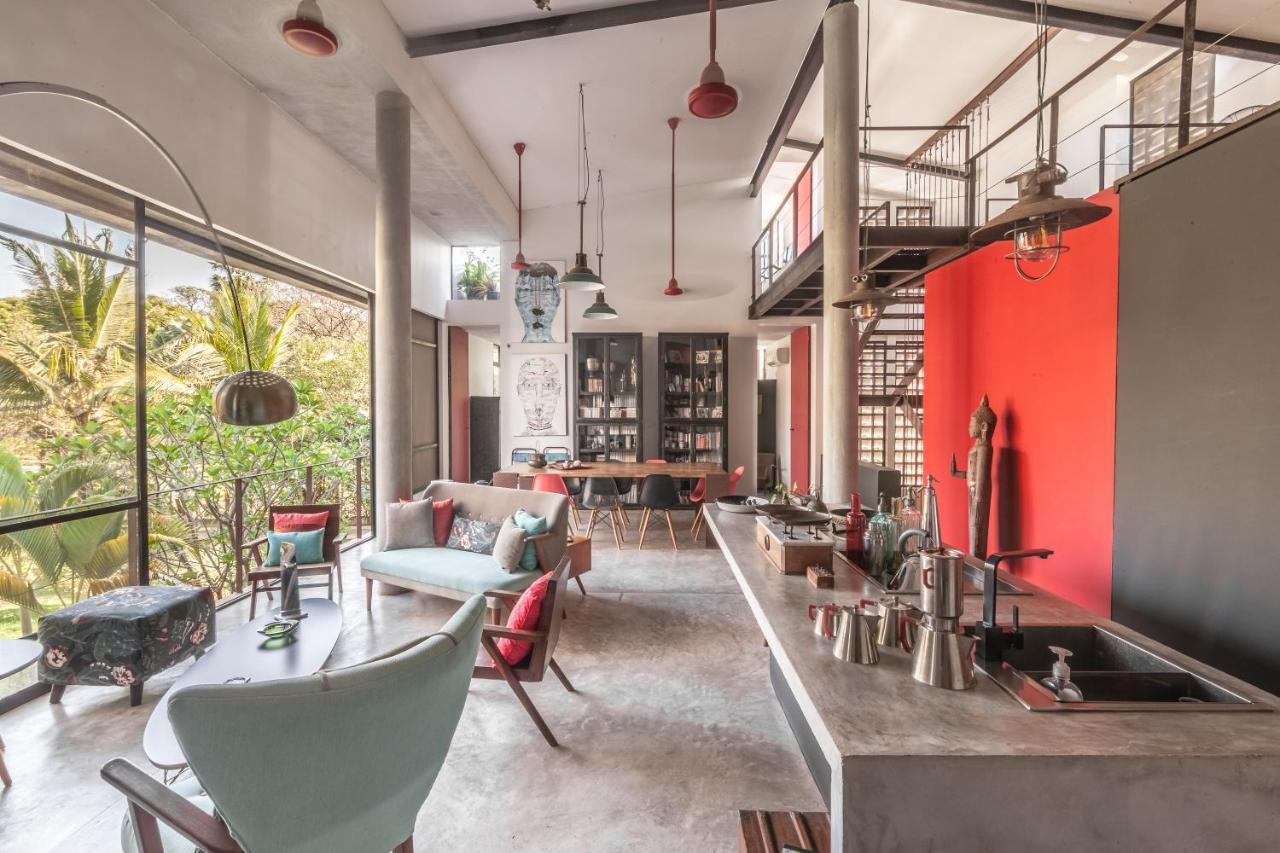 Redbox House - Private Luxury Modern Style 5 Bedrooms Holiday home *