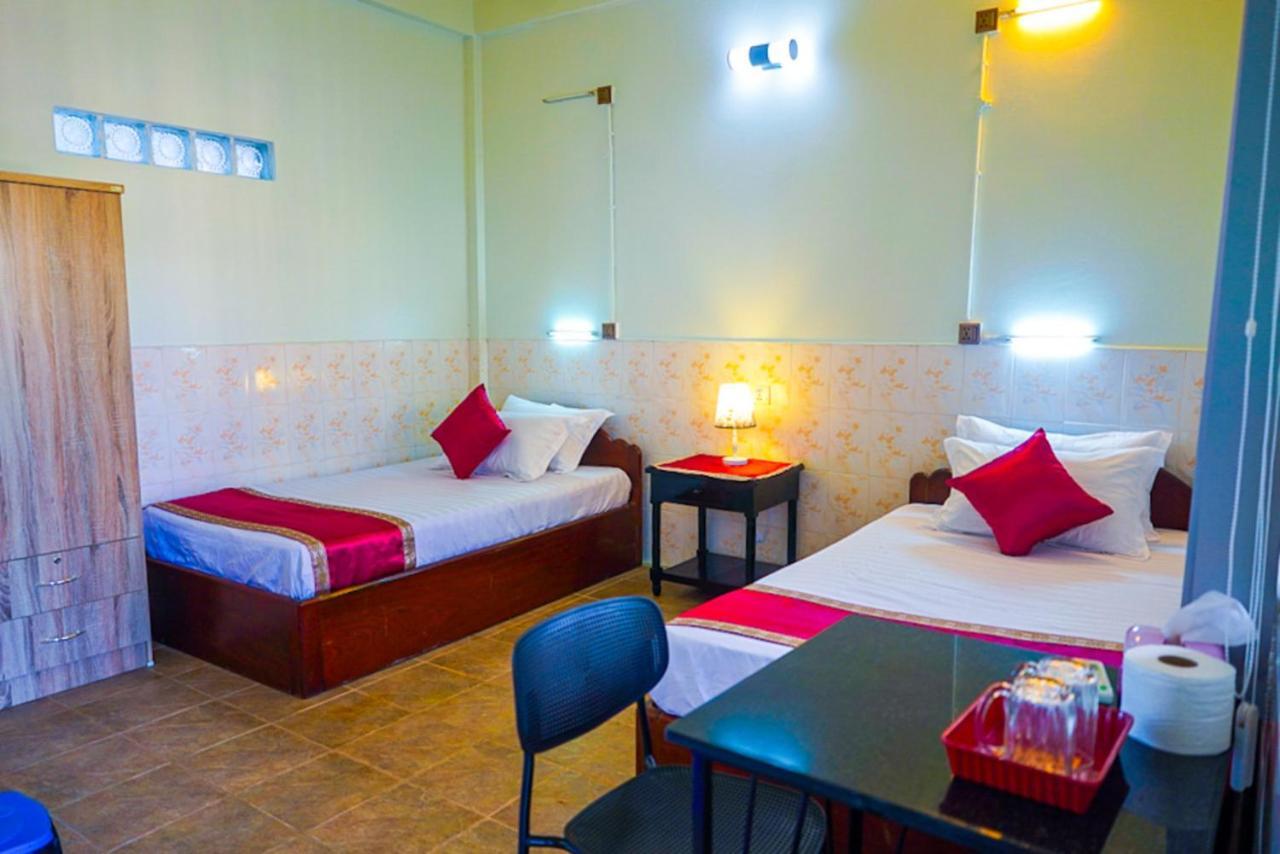 Purple Panda Hostel *