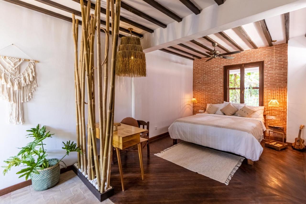 Through The Looking Glass Wellness Retreat 4* Siem Reap