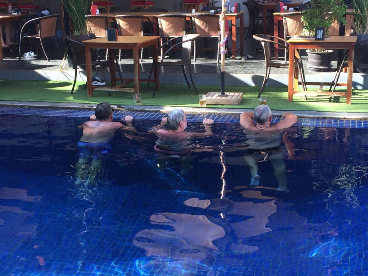 Star Bar Hotel *