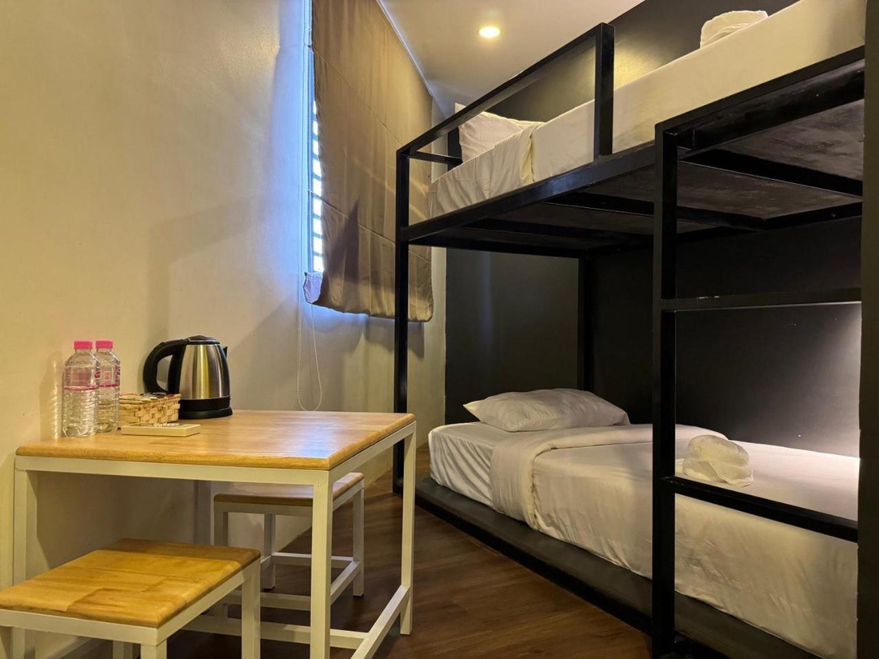 Hostel The Hive *