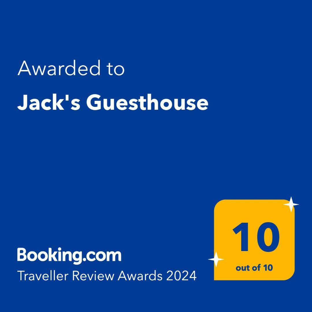 Jack's Hostel *