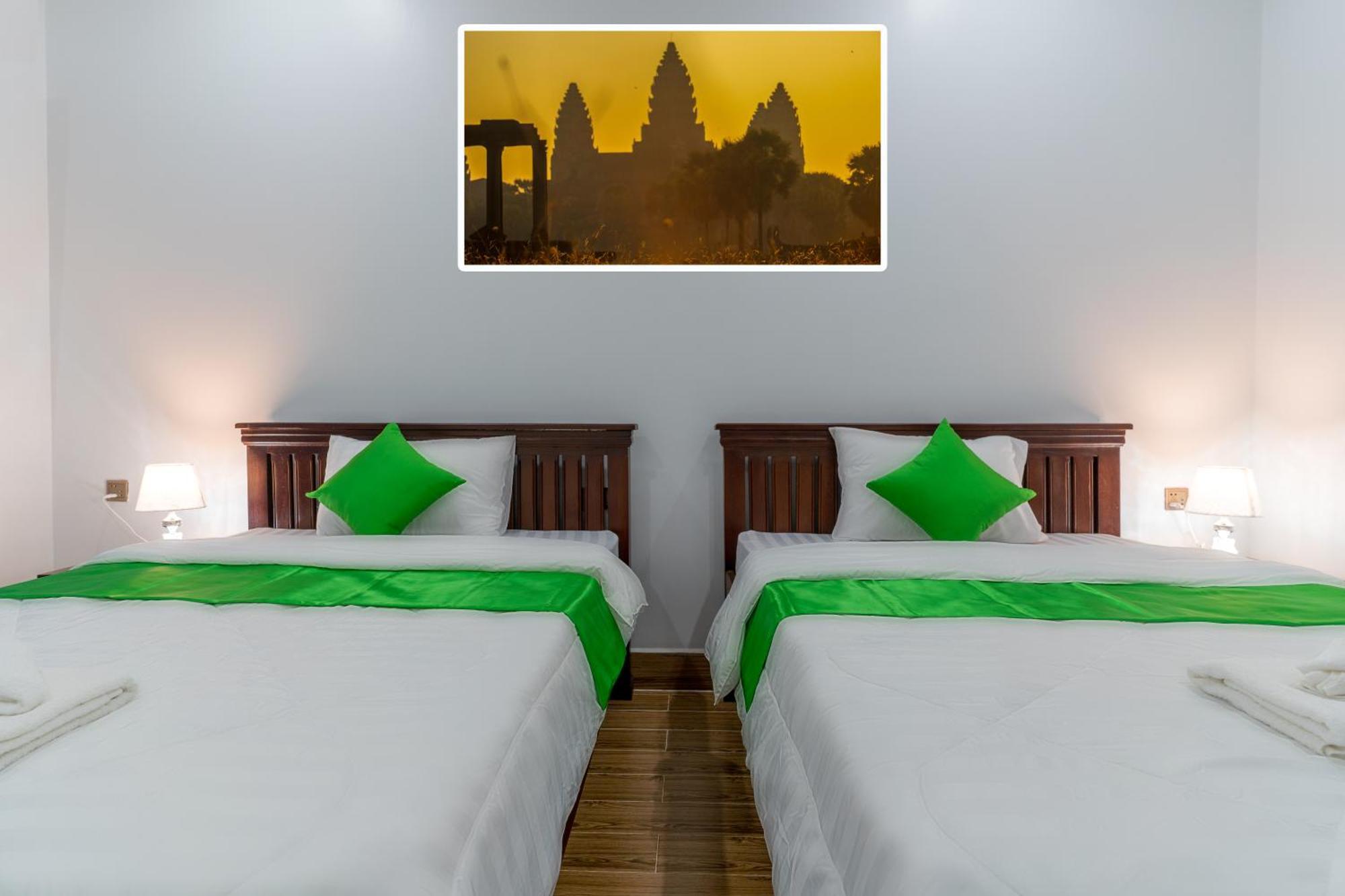 855 Hotel 4*