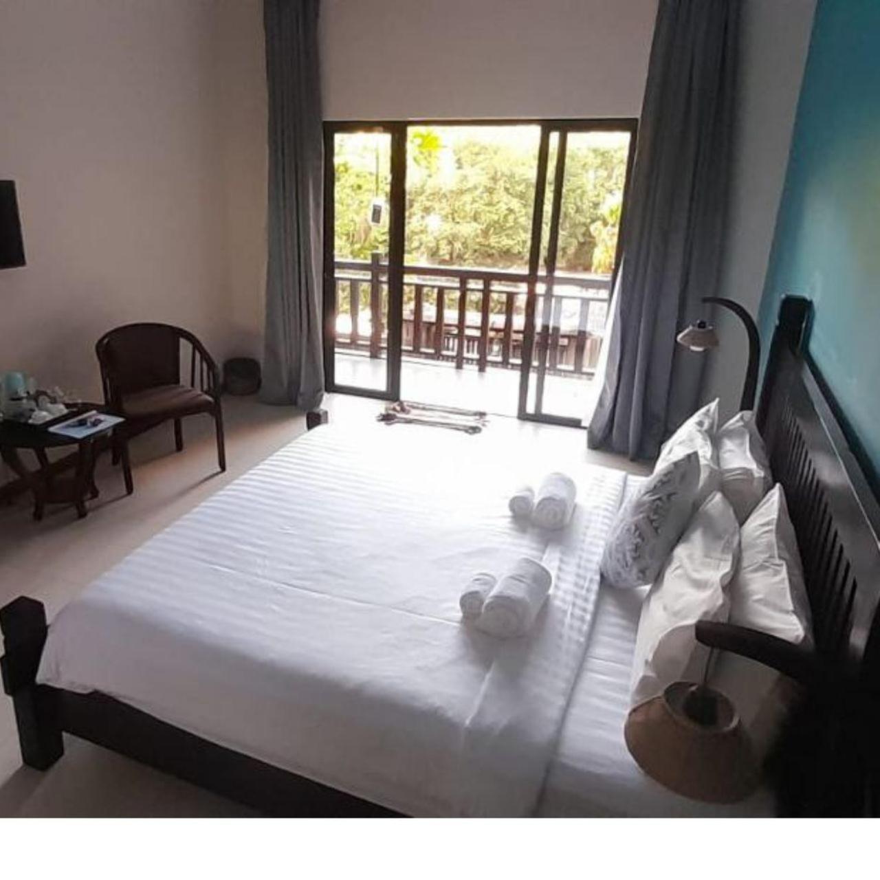 Hotel Three Little Birds 3*