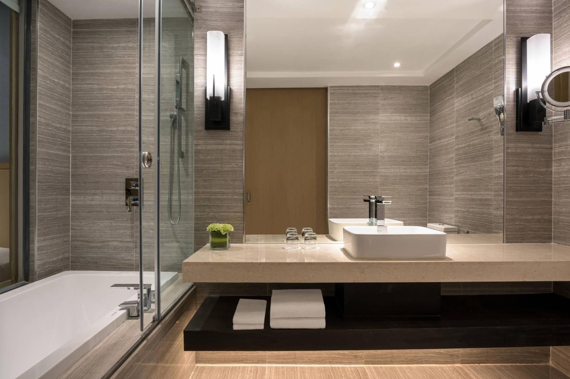 Courtyard By Marriott Hotel 5*