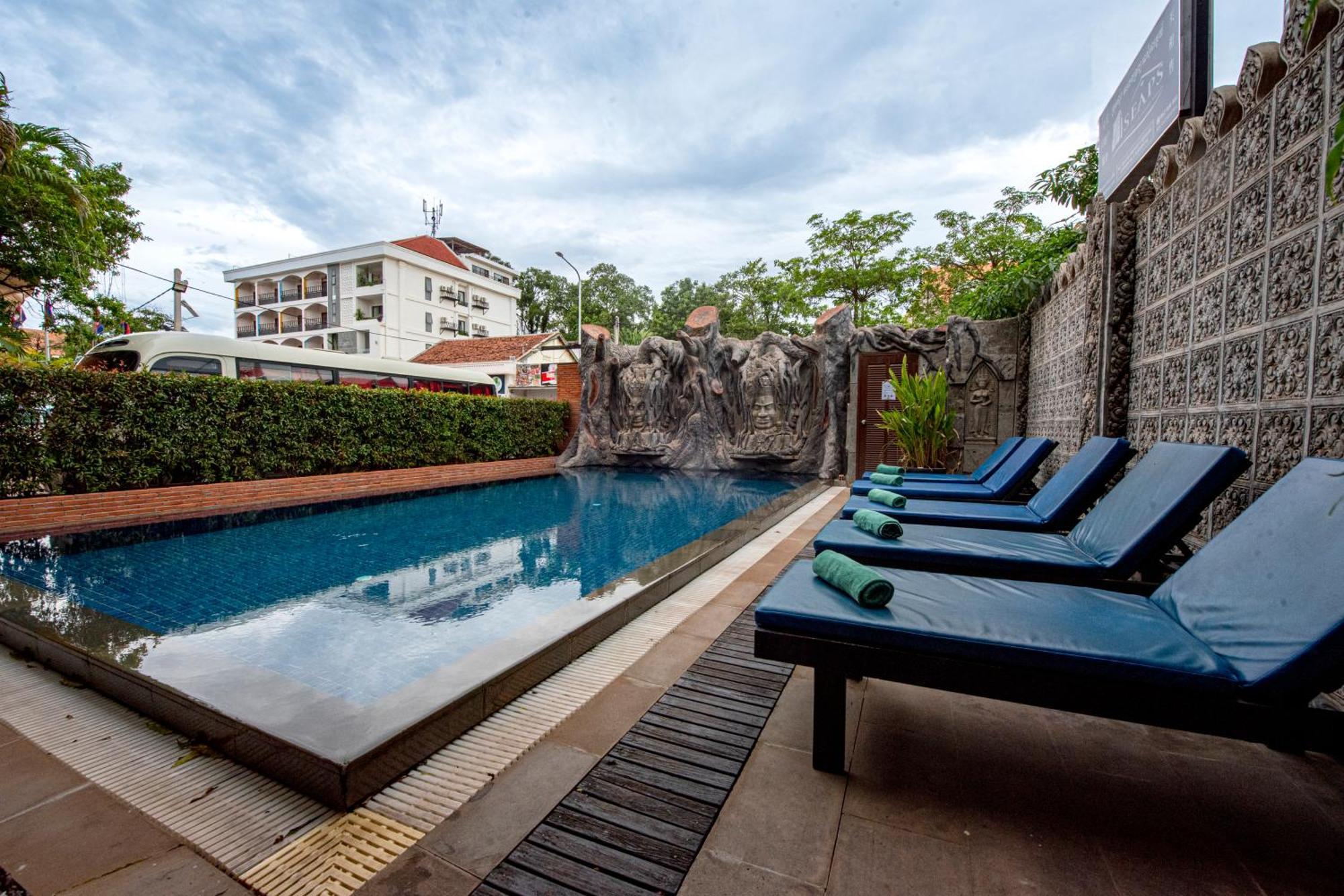 Royal Crown & Hotel 5*