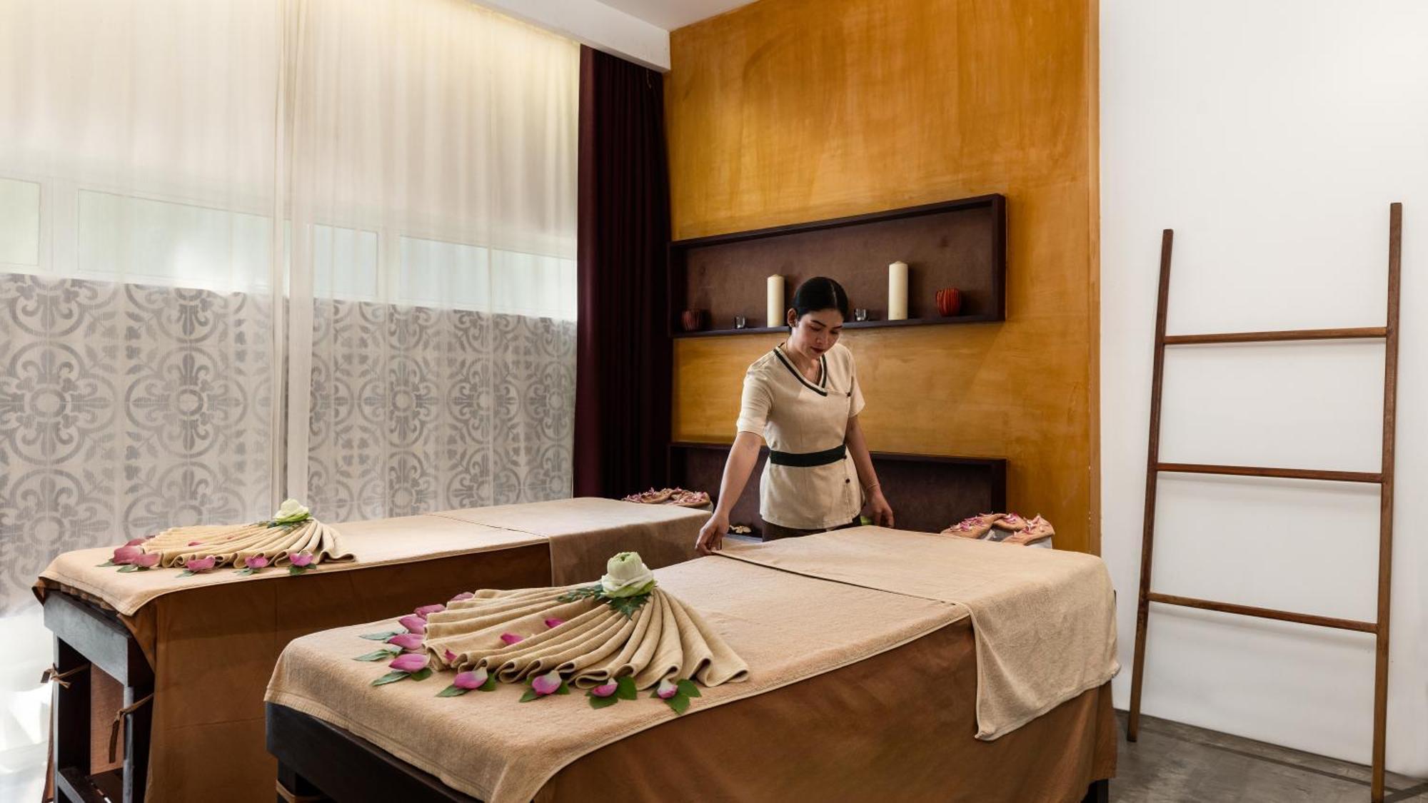 Lynnaya Urban River Hotel