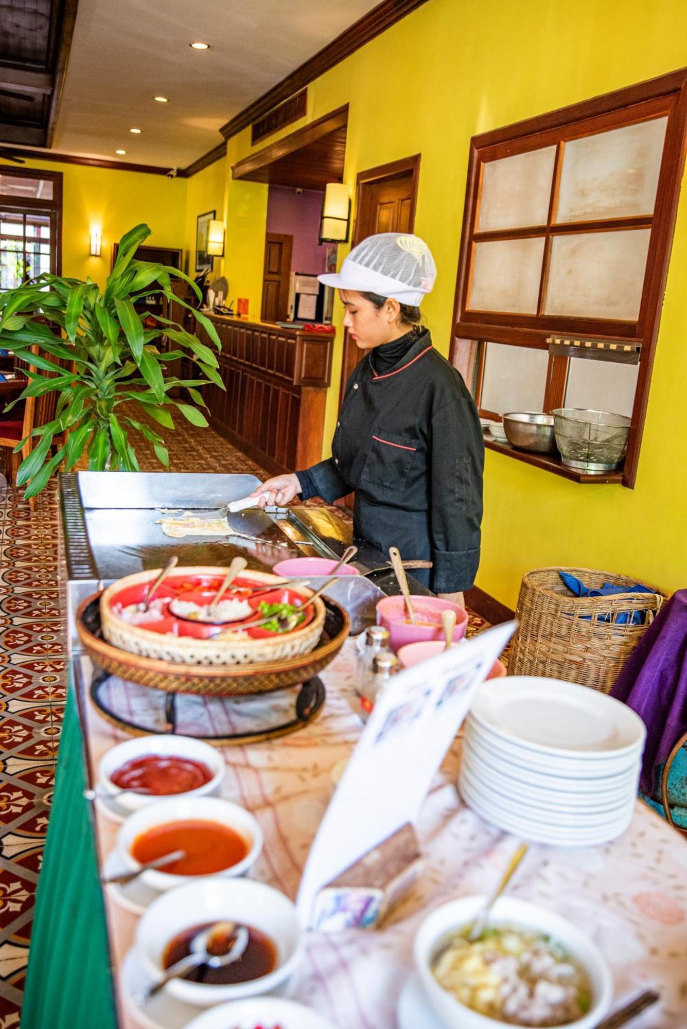 Hotel Royal Crown &
