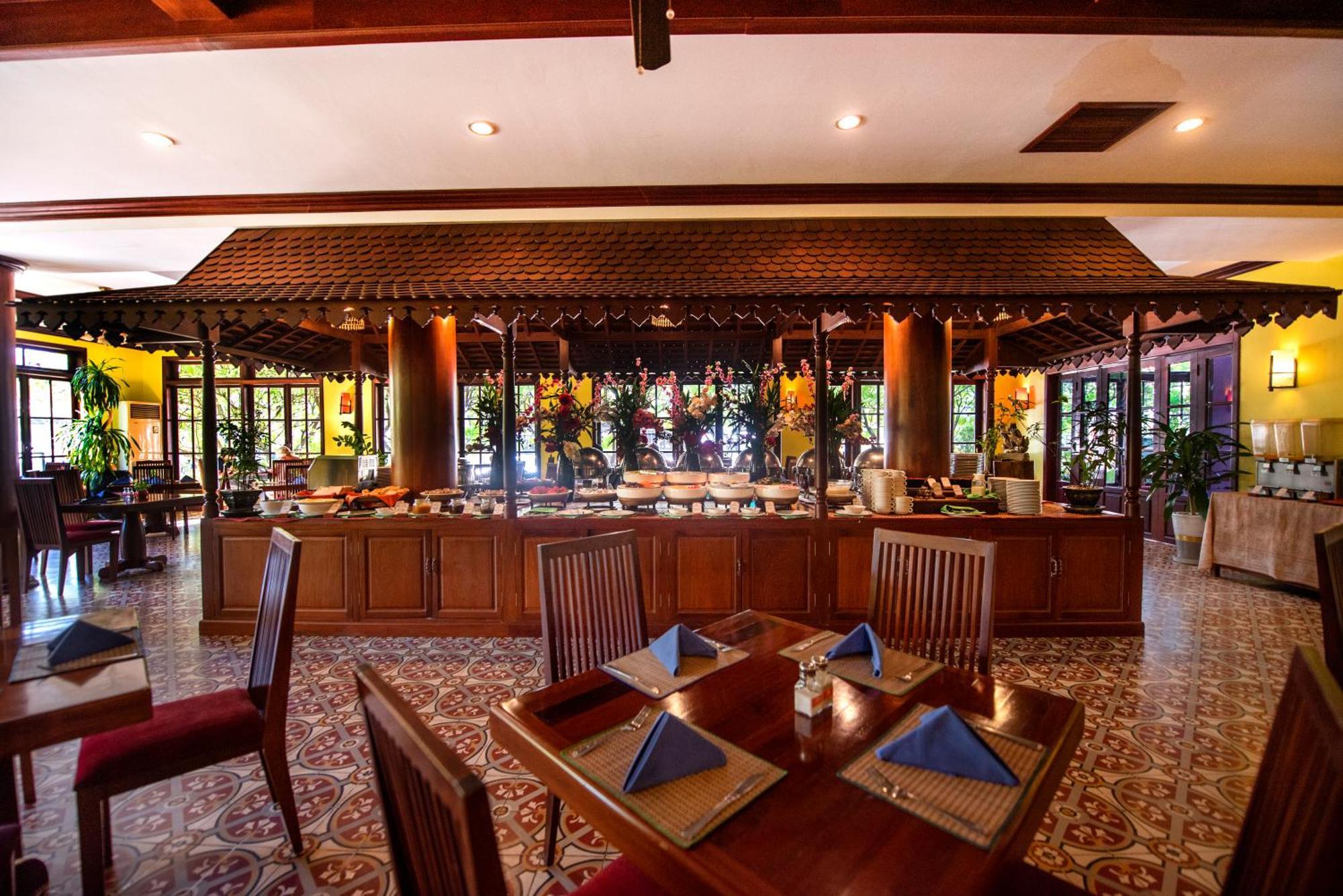 Royal Crown & Hotel 5*
